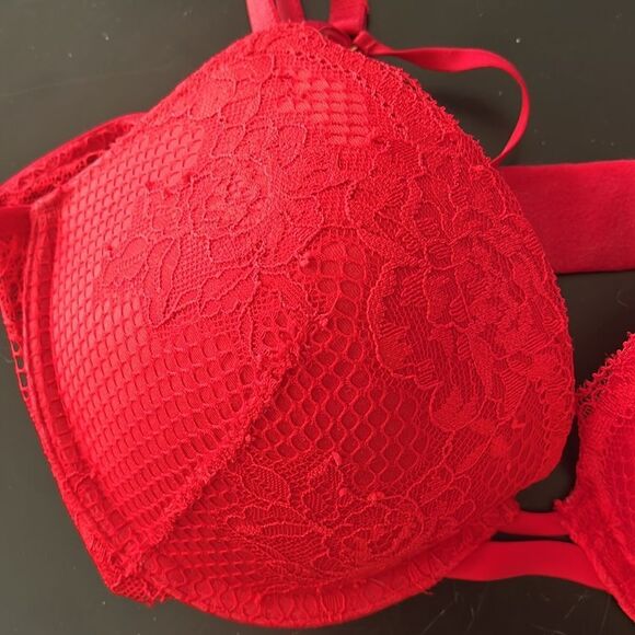 VICTORIA’S SECRET VERY SEXY PUSH-UP RED LACE PADDED UNDERWIRE BRA SIZE 36B - Picture 2 of 5